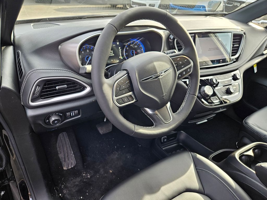 2026 Chrysler Pacifica Select Gresham OR