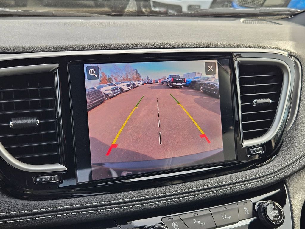 2026 Chrysler Pacifica Select Gresham OR