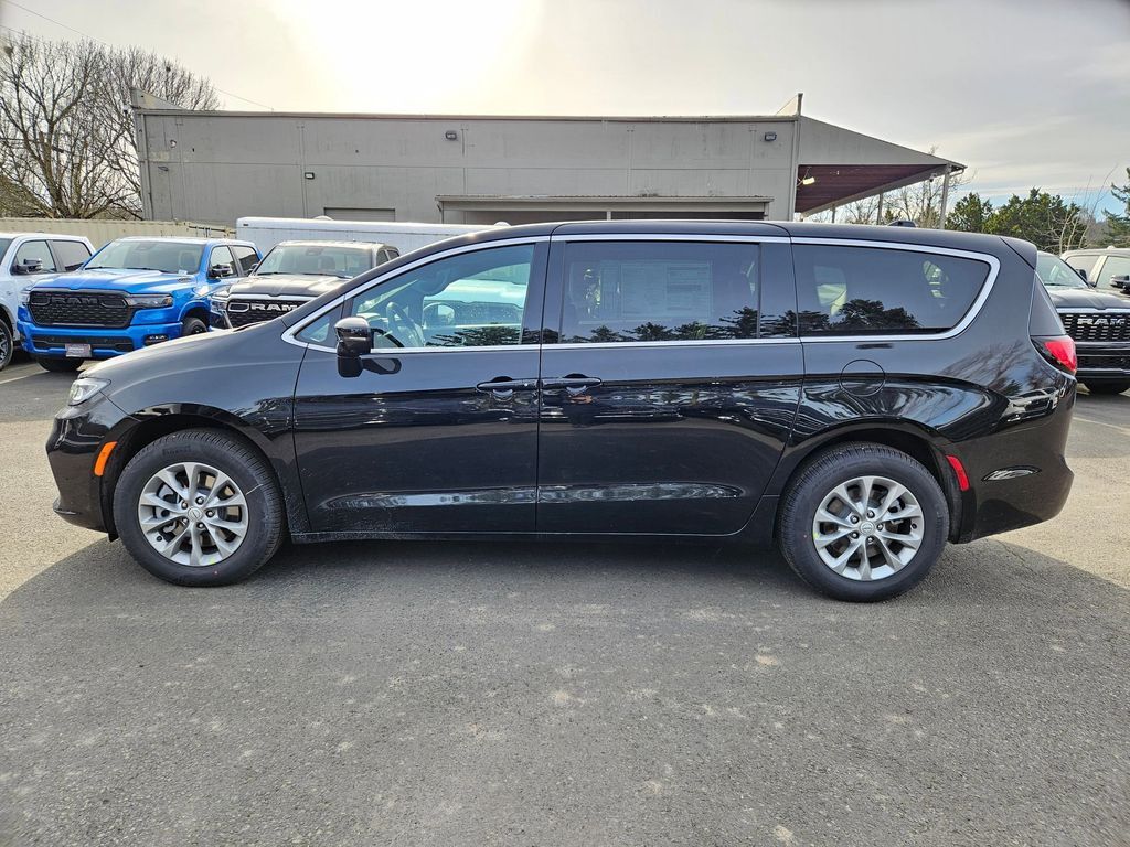 2026 Chrysler Pacifica Select Gresham OR