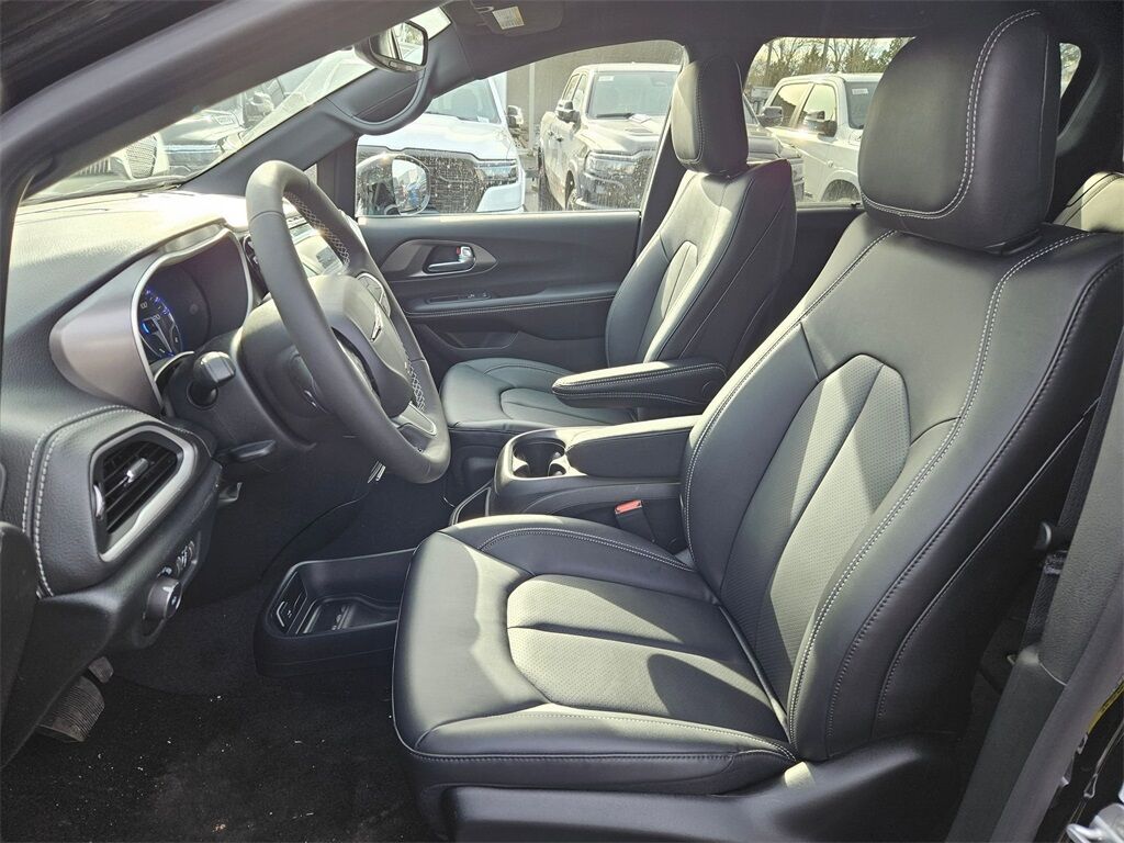 2026 Chrysler Pacifica Select Gresham OR