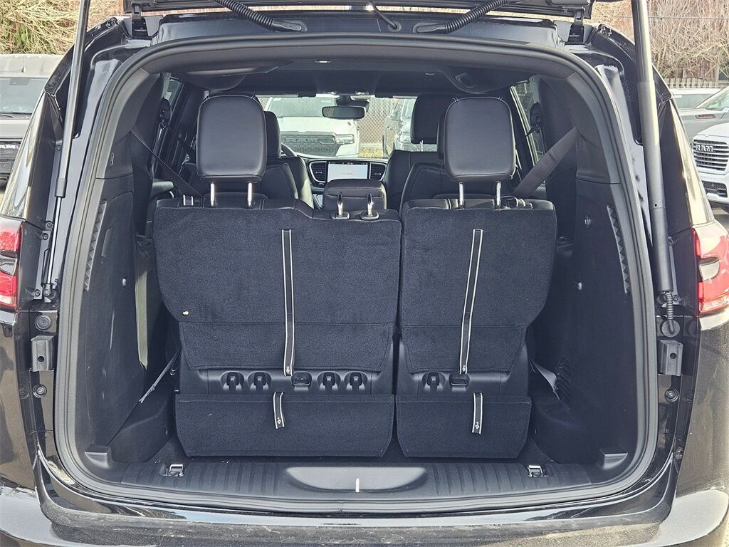 2026 Chrysler Pacifica Select Gresham OR