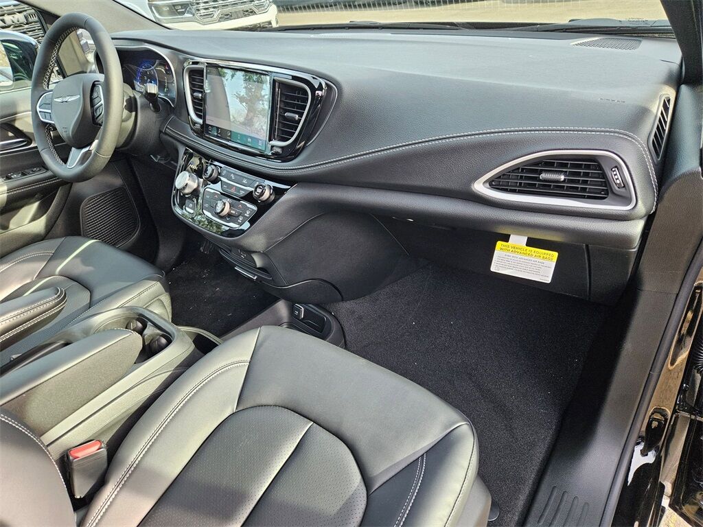 2026 Chrysler Pacifica Select Gresham OR