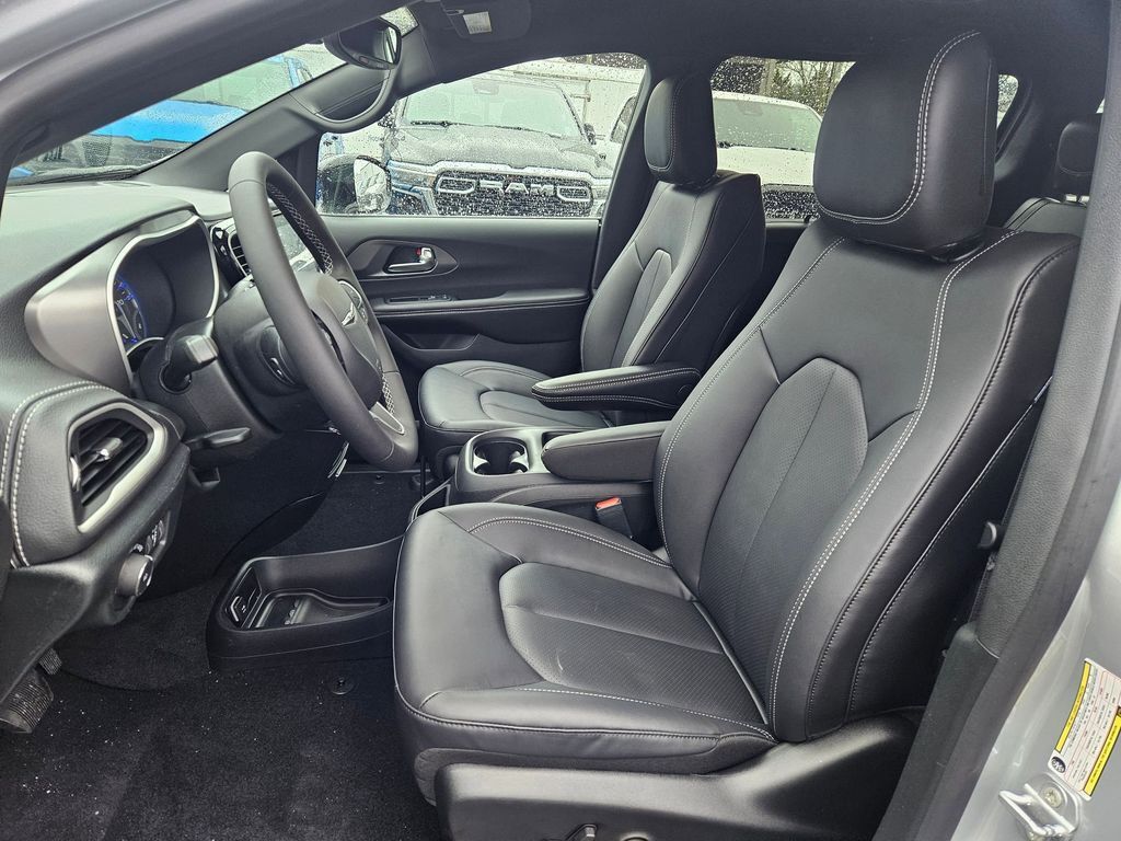 2026 Chrysler Pacifica Select Gresham OR