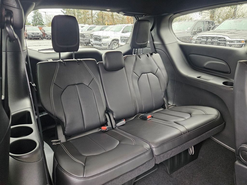 2026 Chrysler Pacifica Select Gresham OR