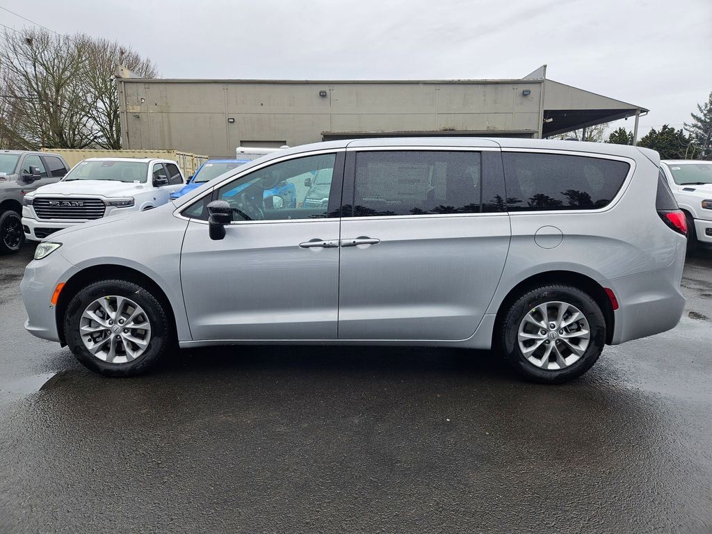 2026 Chrysler Pacifica Select Gresham OR