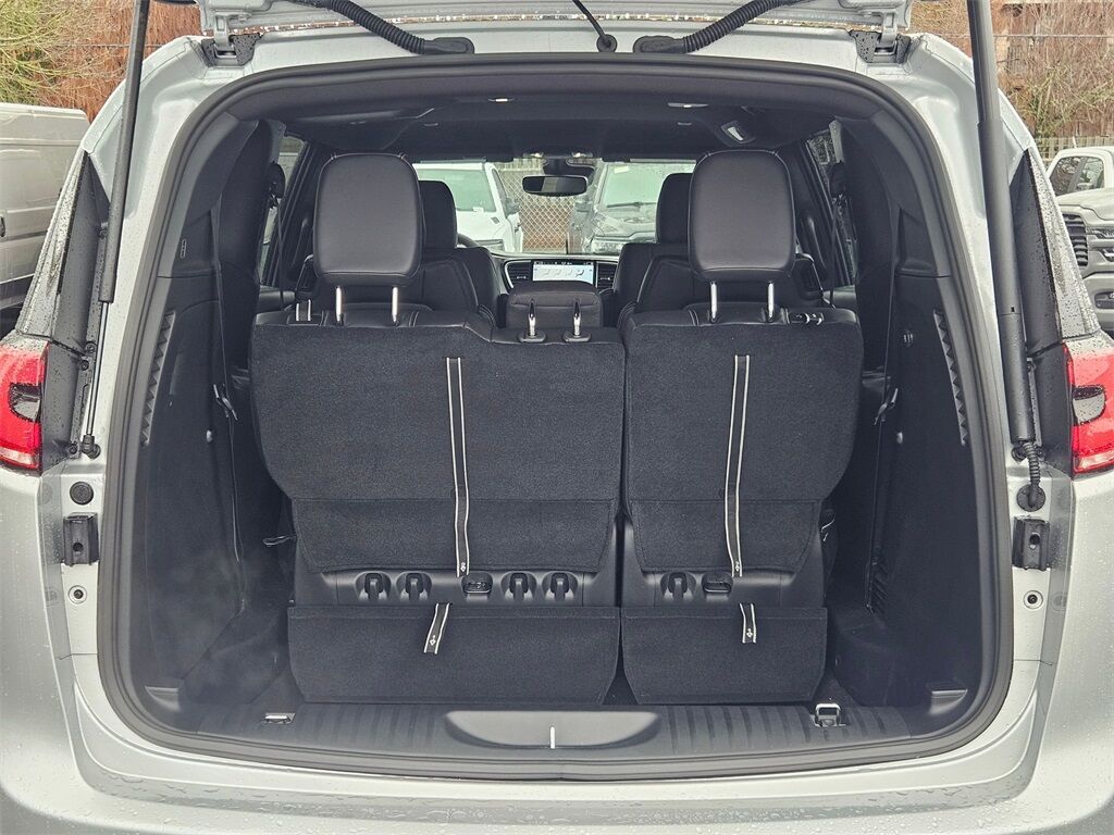 2026 Chrysler Pacifica Select Gresham OR