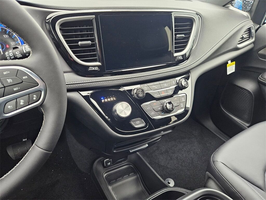 2026 Chrysler Pacifica Select Gresham OR