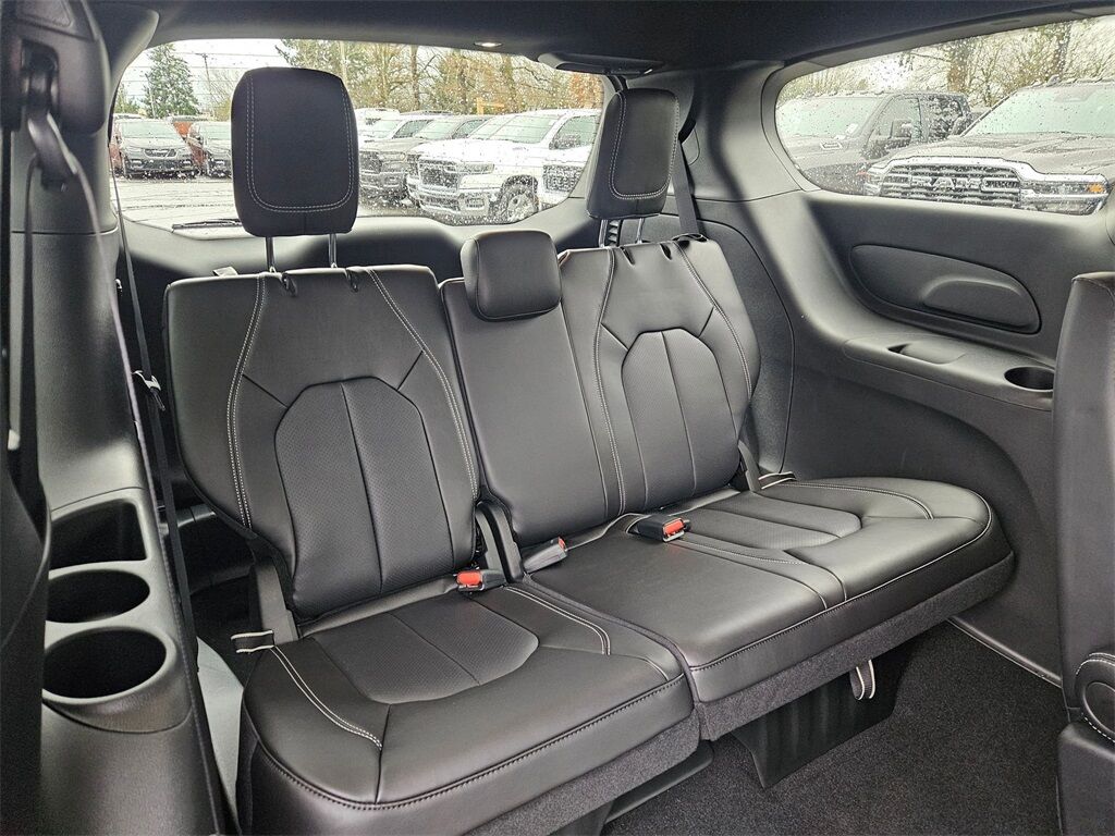 2026 Chrysler Pacifica Select Gresham OR