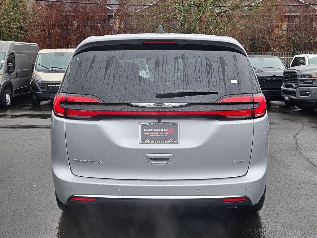 2026 Chrysler Pacifica Select Gresham OR