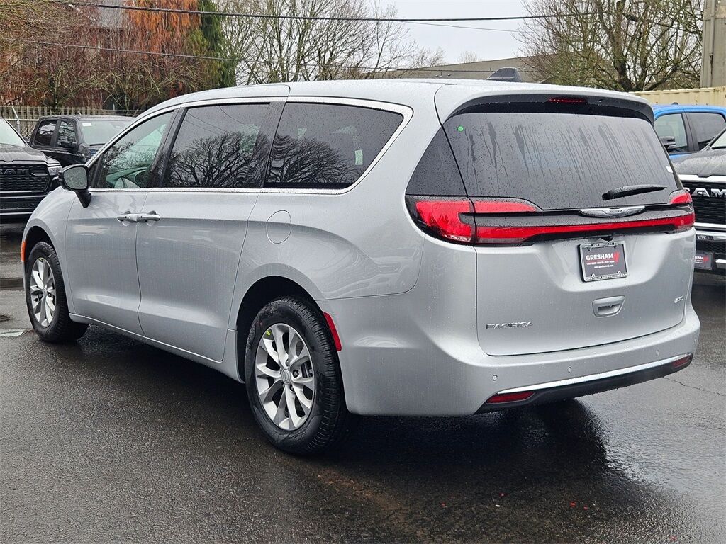 2026 Chrysler Pacifica Select Gresham OR