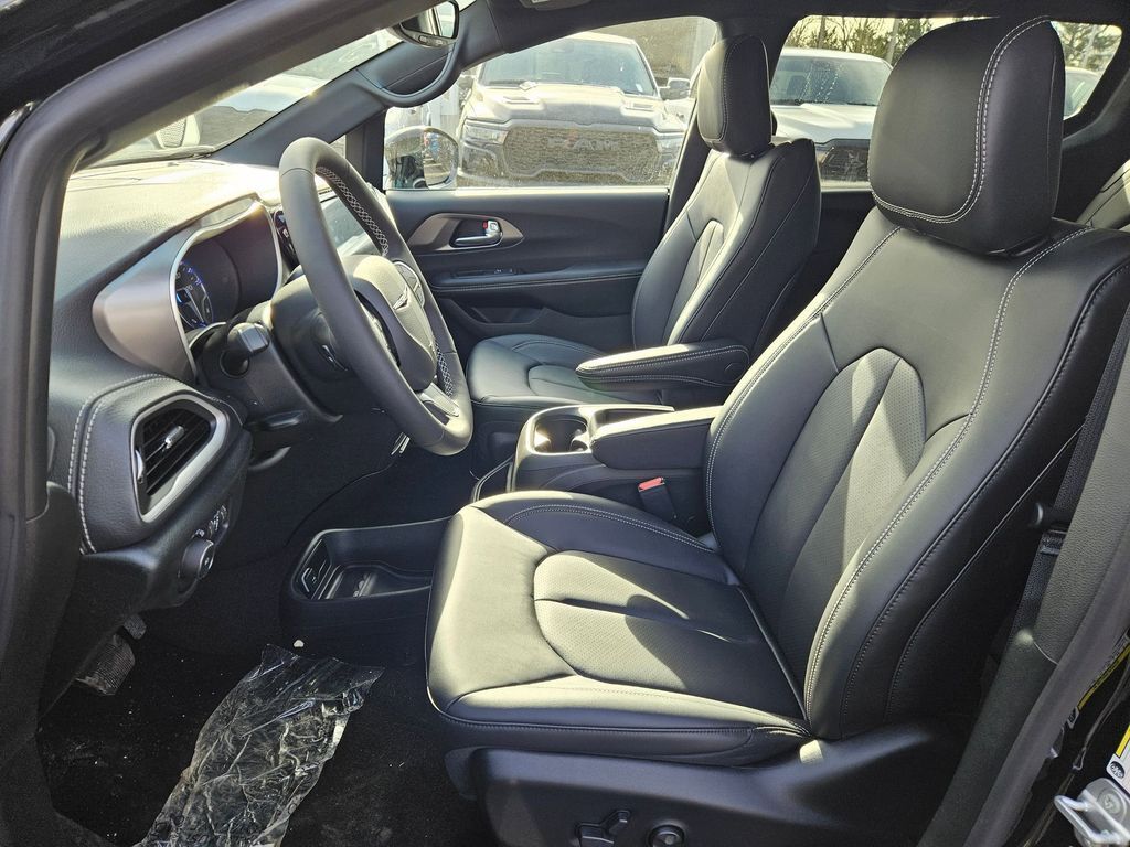 2026 Chrysler Pacifica Select Gresham OR