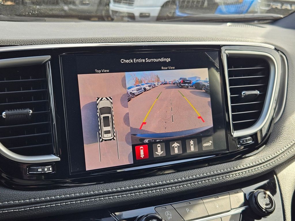 2026 Chrysler Pacifica Select Gresham OR