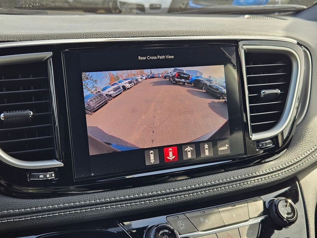 2026 Chrysler Pacifica Select Gresham OR