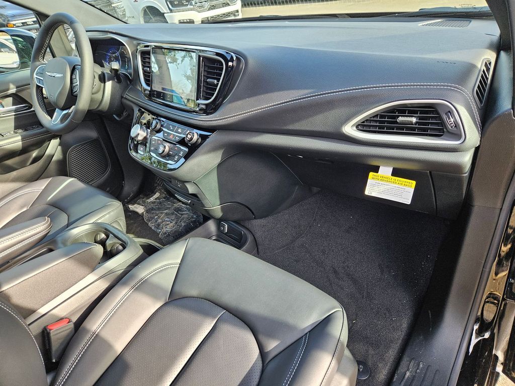 2026 Chrysler Pacifica Select Gresham OR