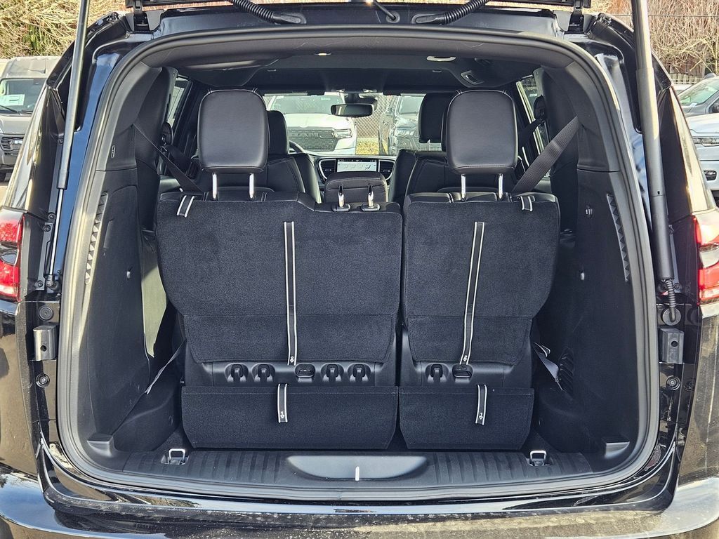 2026 Chrysler Pacifica Select Gresham OR