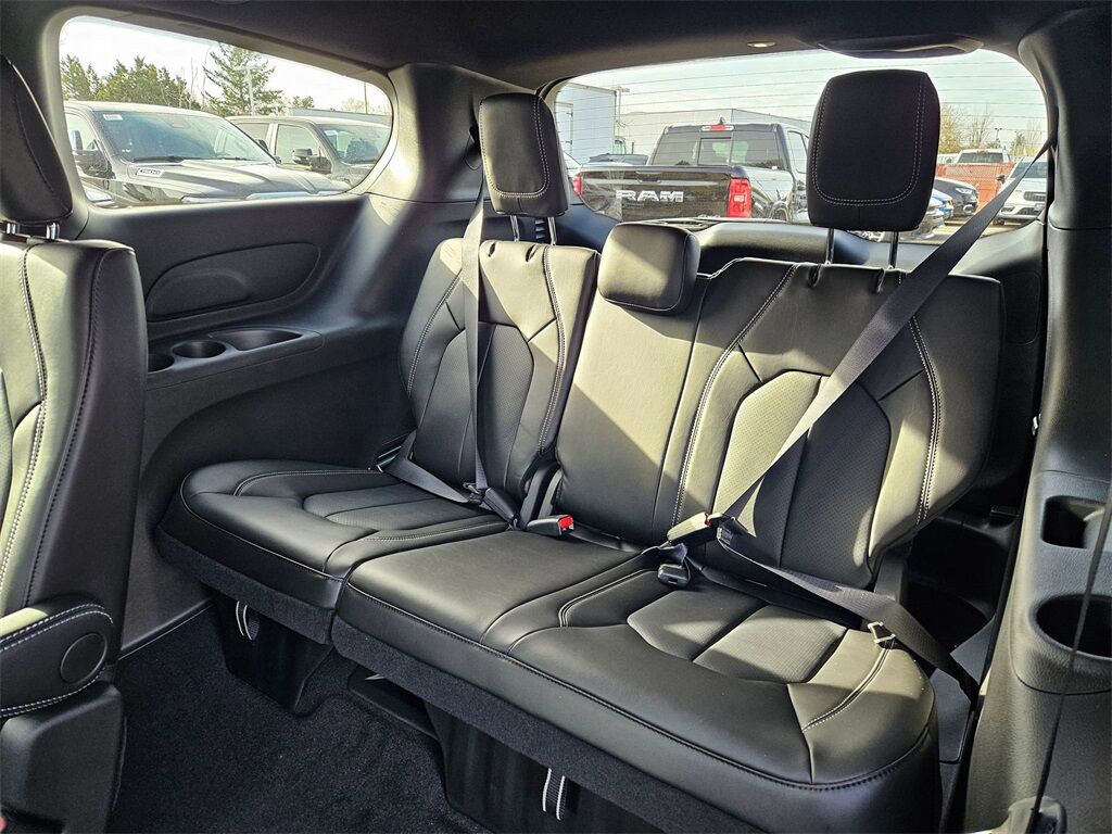 2026 Chrysler Pacifica Select Gresham OR