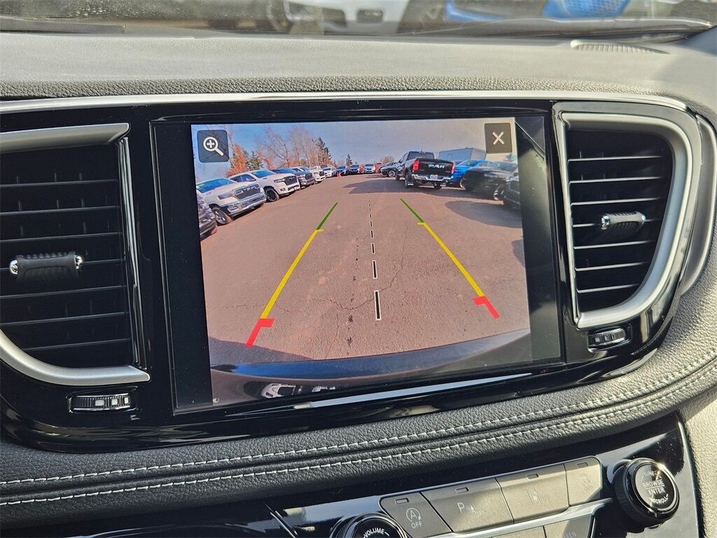 2026 Chrysler Pacifica Select Gresham OR