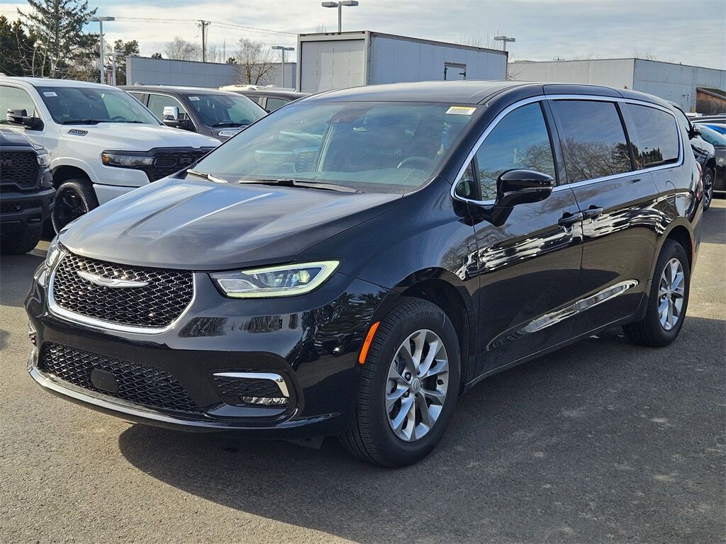 2026 Chrysler Pacifica Select Gresham OR