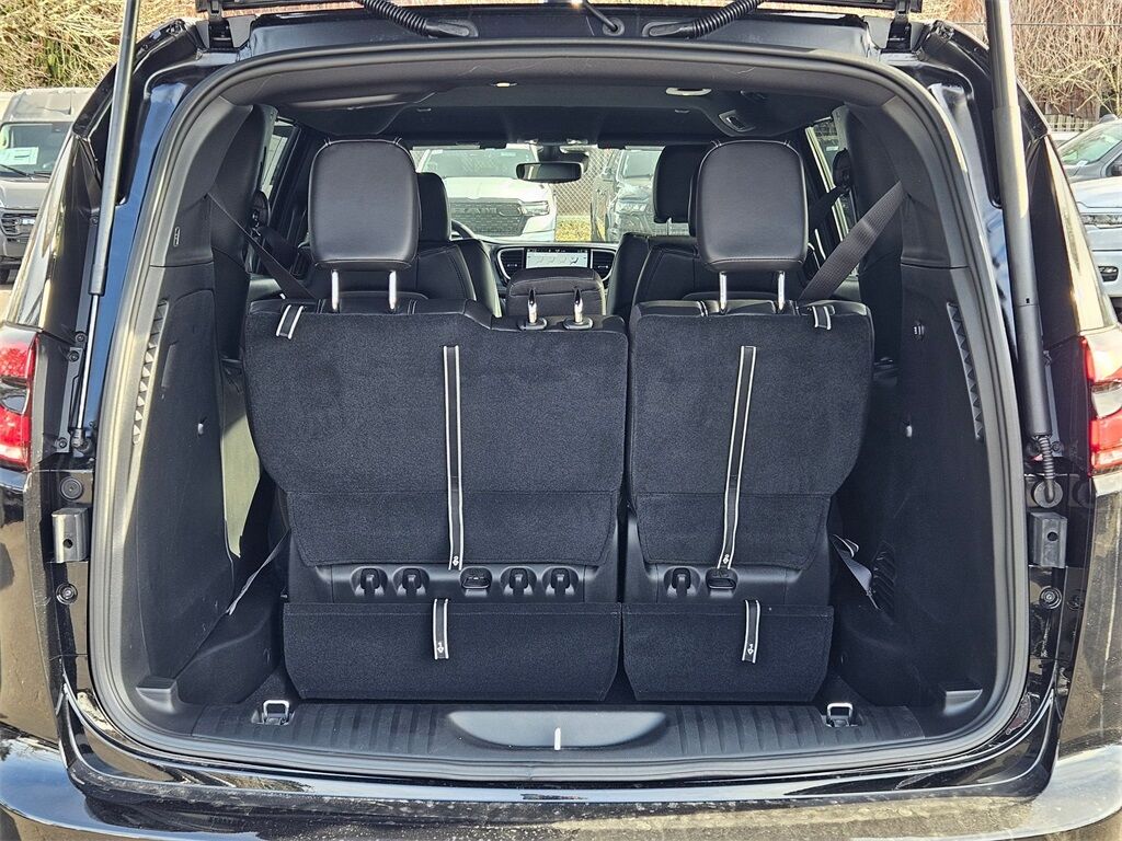 2026 Chrysler Pacifica Select Gresham OR