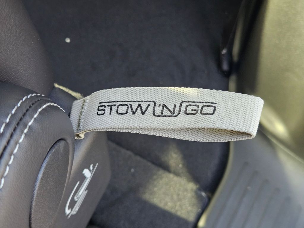 2026 Chrysler Pacifica Select Gresham OR