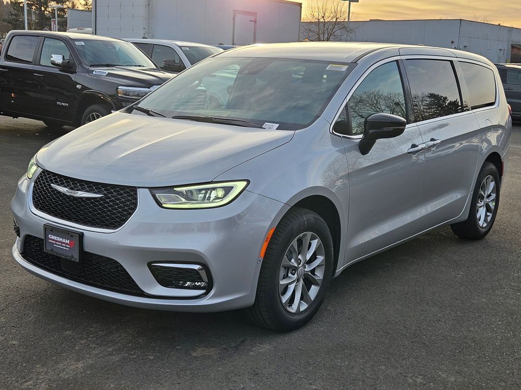 2026 Chrysler Pacifica Select Gresham OR
