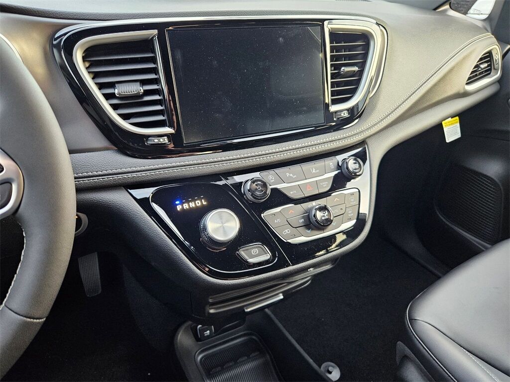 2026 Chrysler Pacifica Select Gresham OR