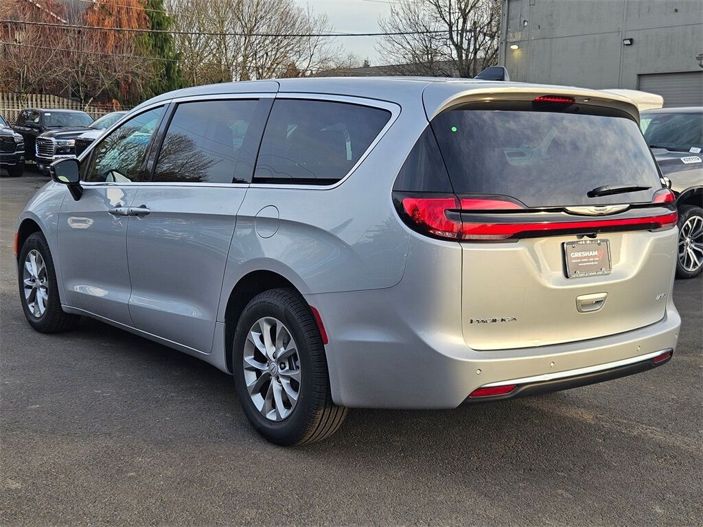 2026 Chrysler Pacifica Select Gresham OR