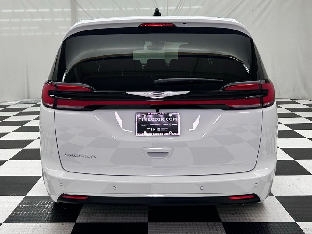 2026 Chrysler Pacifica Select Portland OR