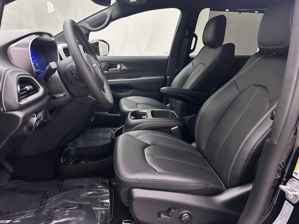 2026 Chrysler Pacifica Select Portland OR