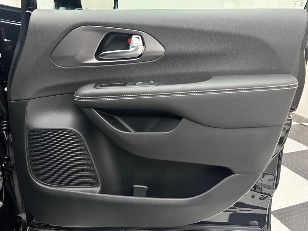 2026 Chrysler Pacifica Select Portland OR