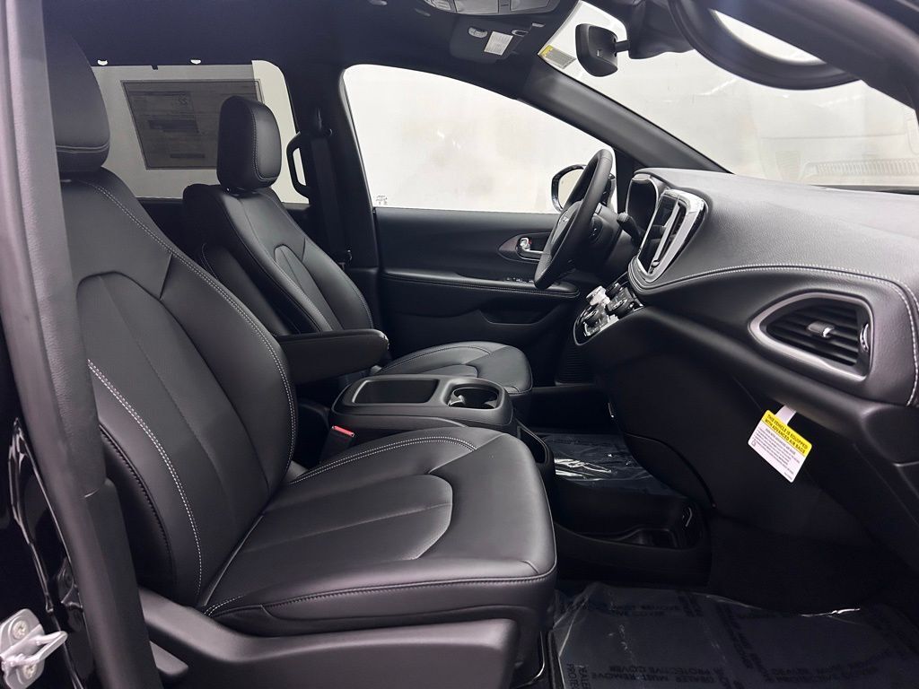 2026 Chrysler Pacifica Select Portland OR