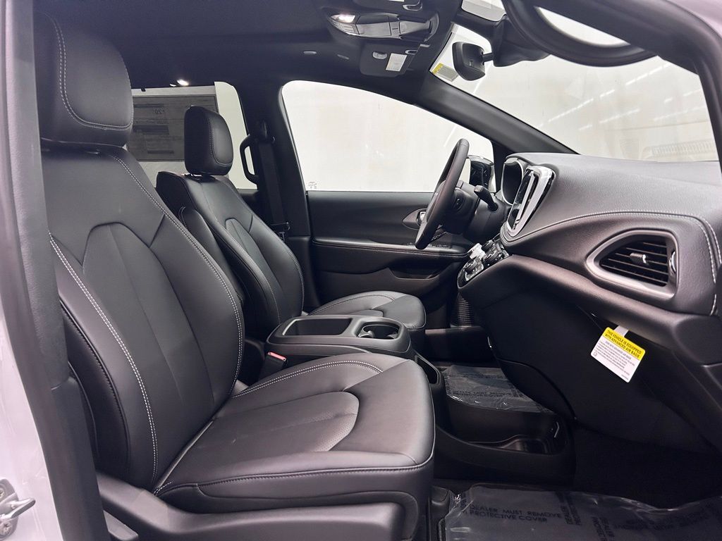 2026 Chrysler Pacifica Select Portland OR