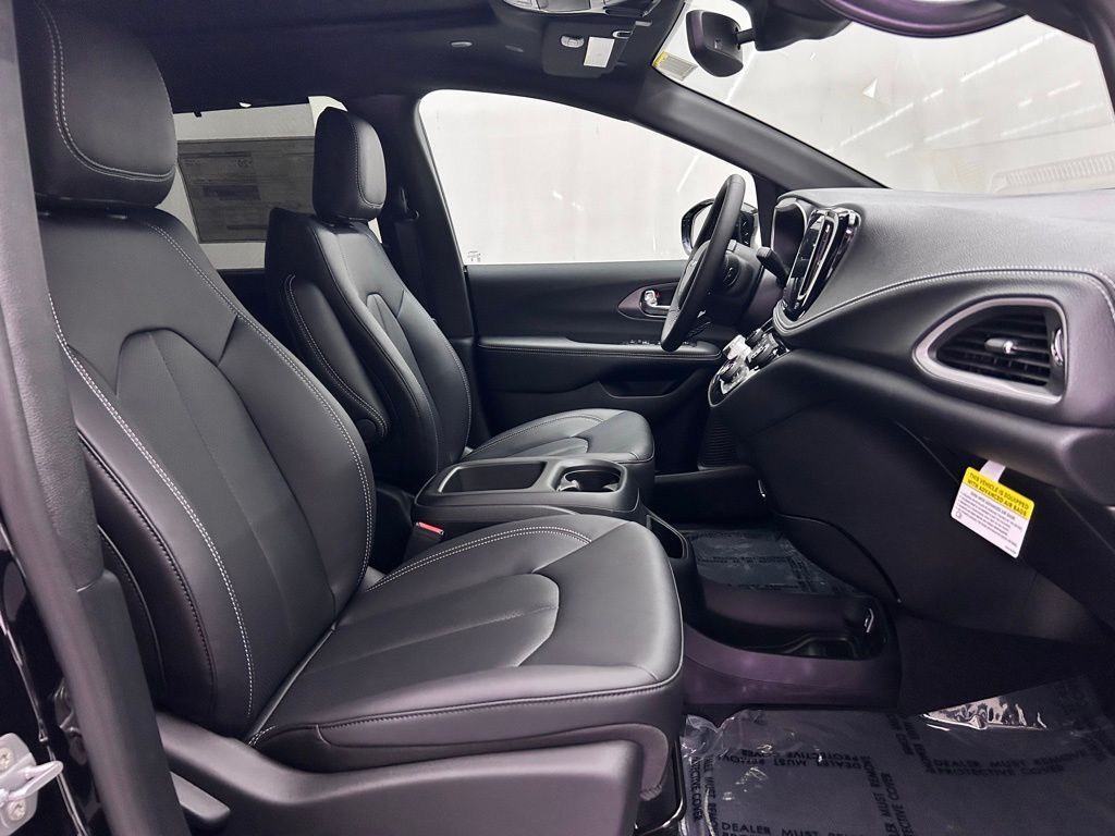 2026 Chrysler Pacifica Select Portland OR