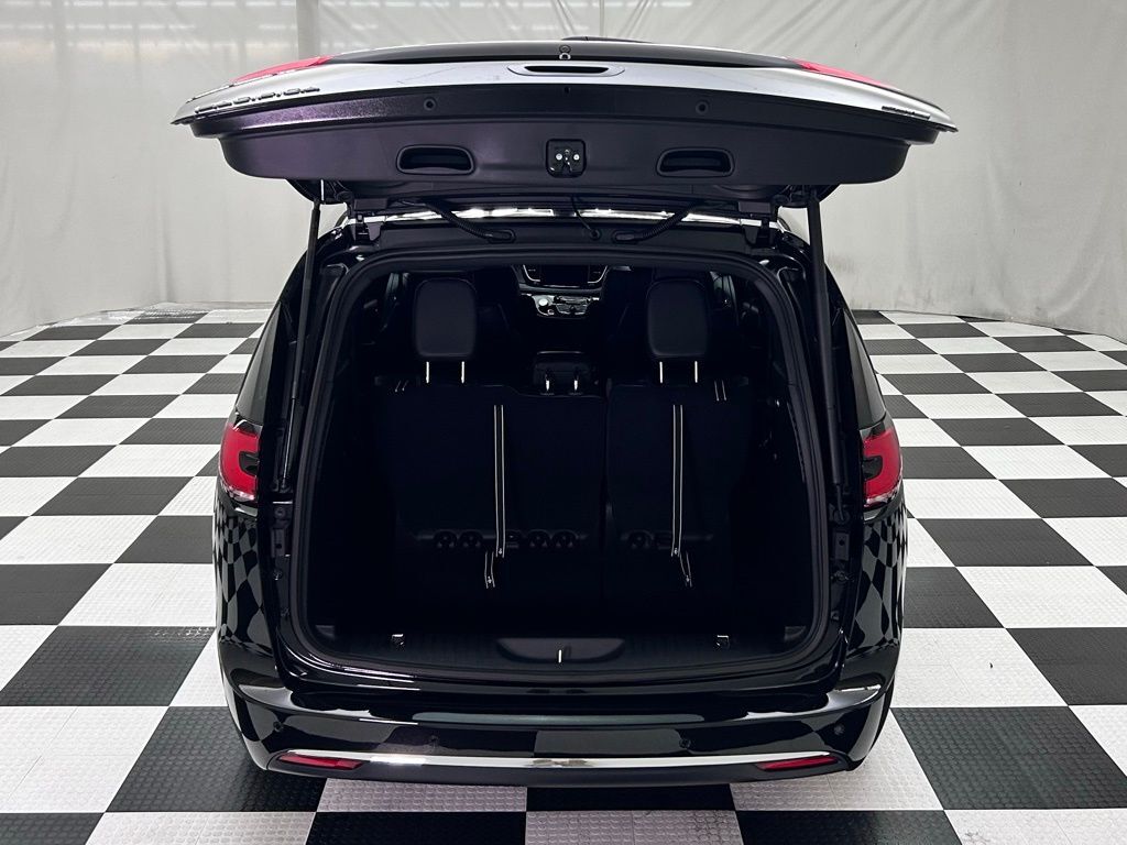 2026 Chrysler Pacifica Select Portland OR