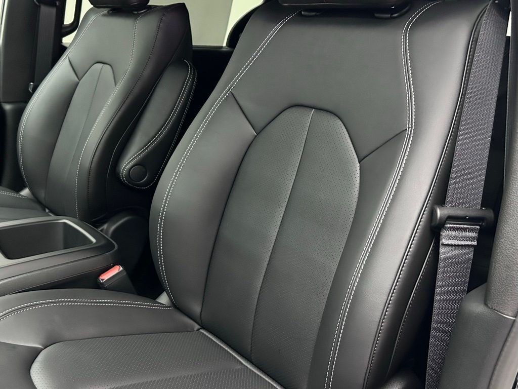 2026 Chrysler Pacifica Select Portland OR