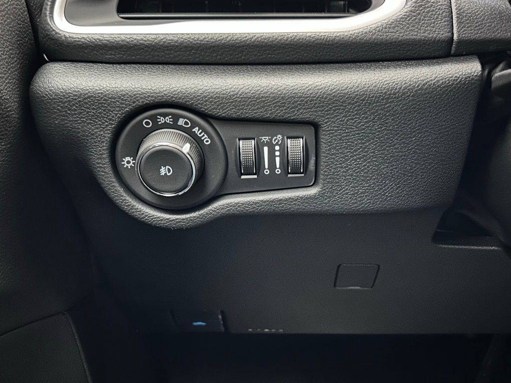 2026 Chrysler Pacifica Select Portland OR