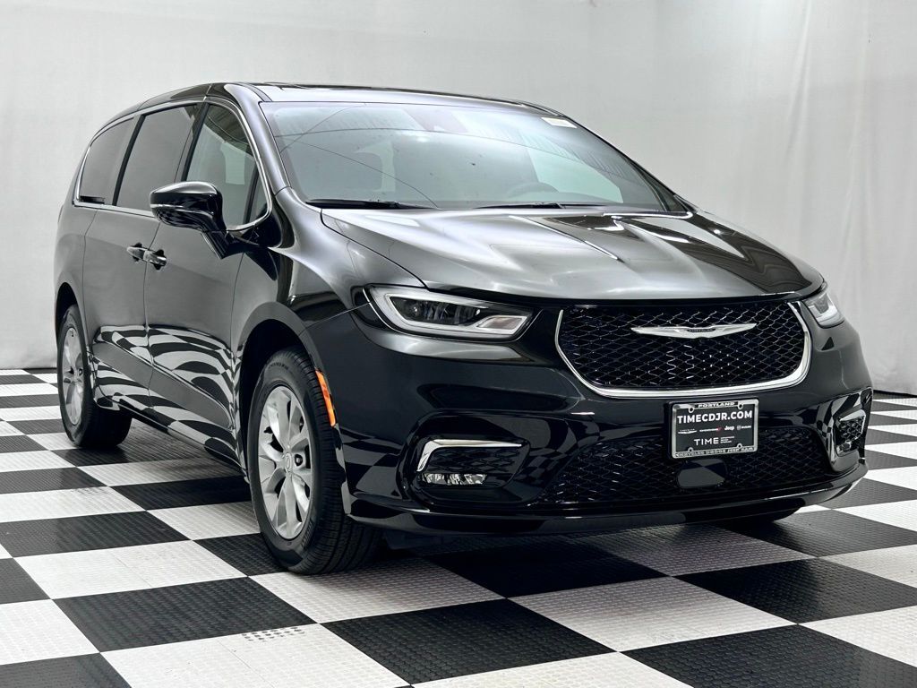 2026 Chrysler Pacifica Select Portland OR