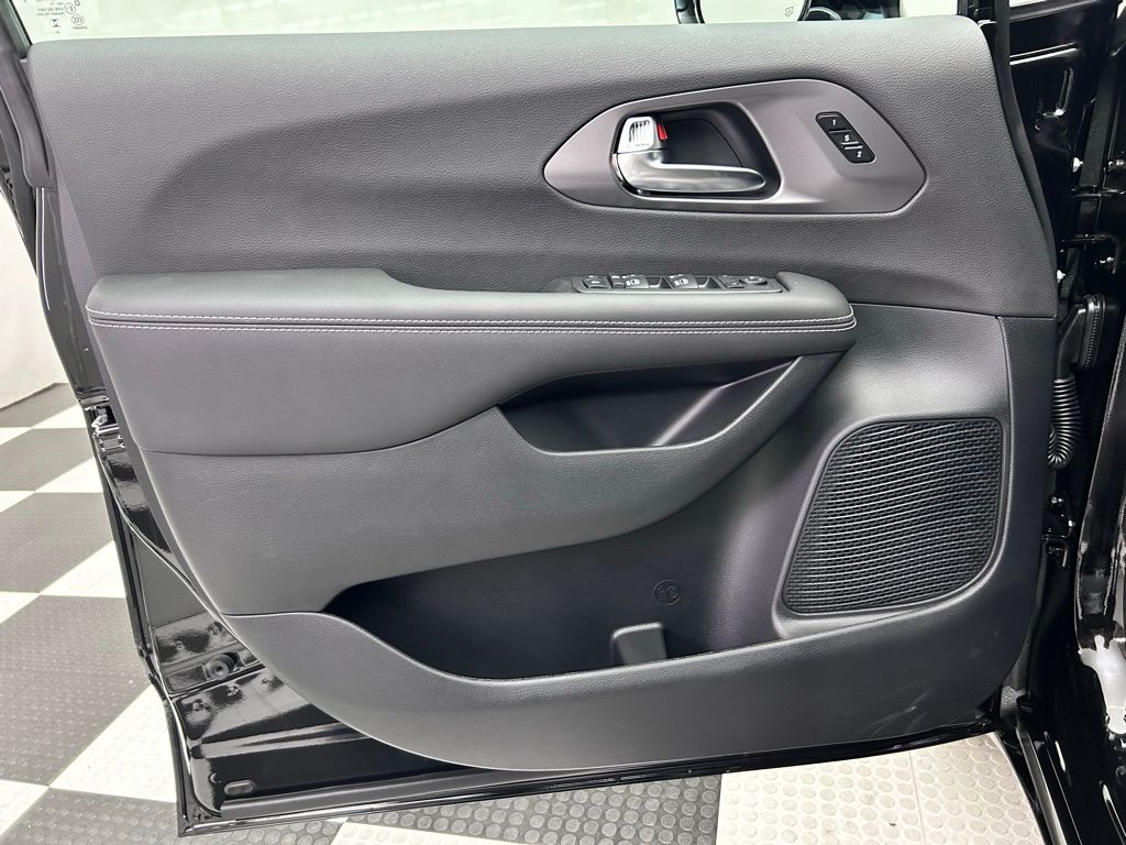 2026 Chrysler Pacifica Select Portland OR