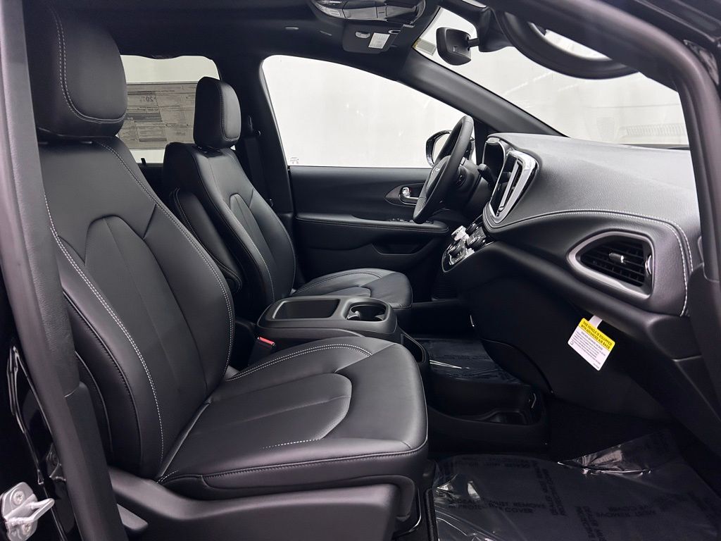 2026 Chrysler Pacifica Select Portland OR