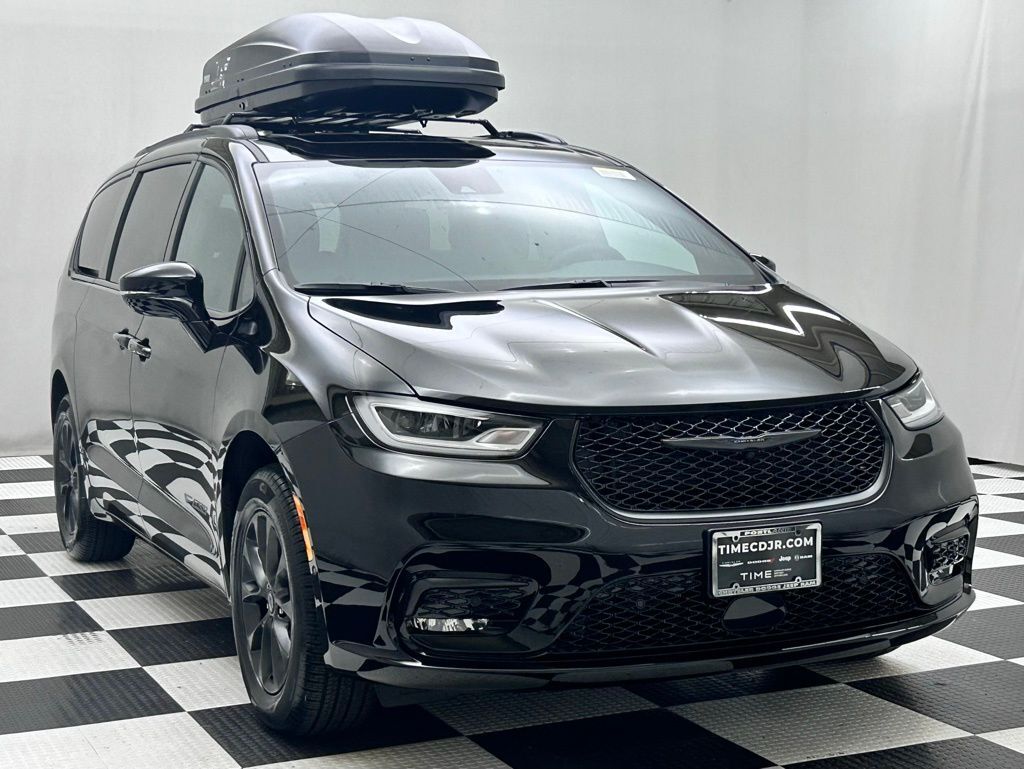 2026 Chrysler Pacifica Select Portland OR