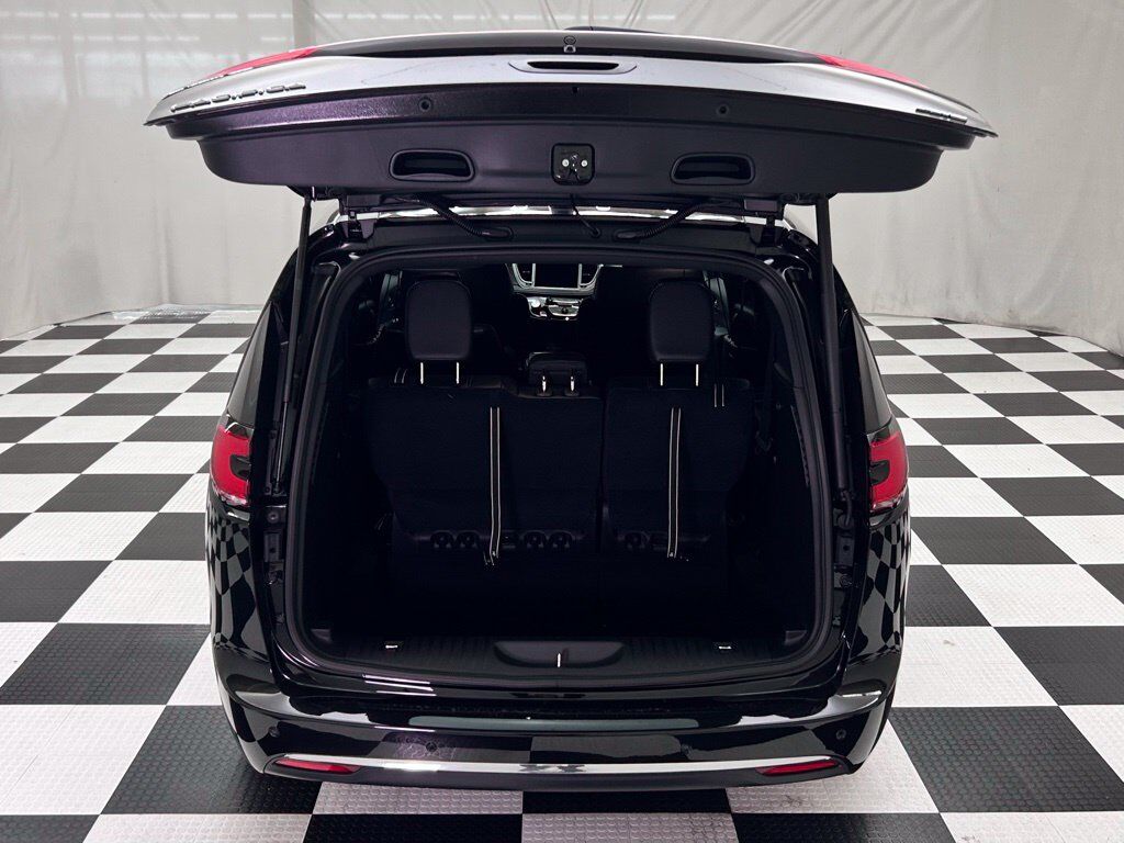 2026 Chrysler Pacifica Select Portland OR
