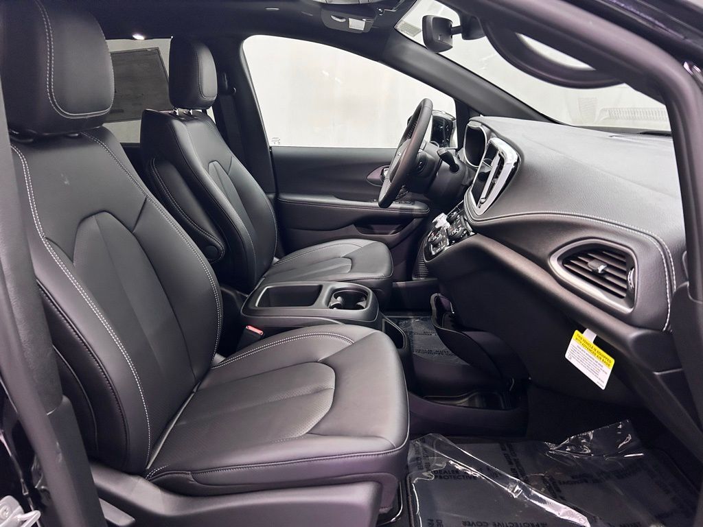2026 Chrysler Pacifica Select Portland OR