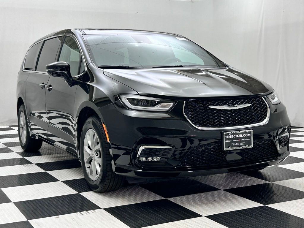 2026 Chrysler Pacifica Select Portland OR