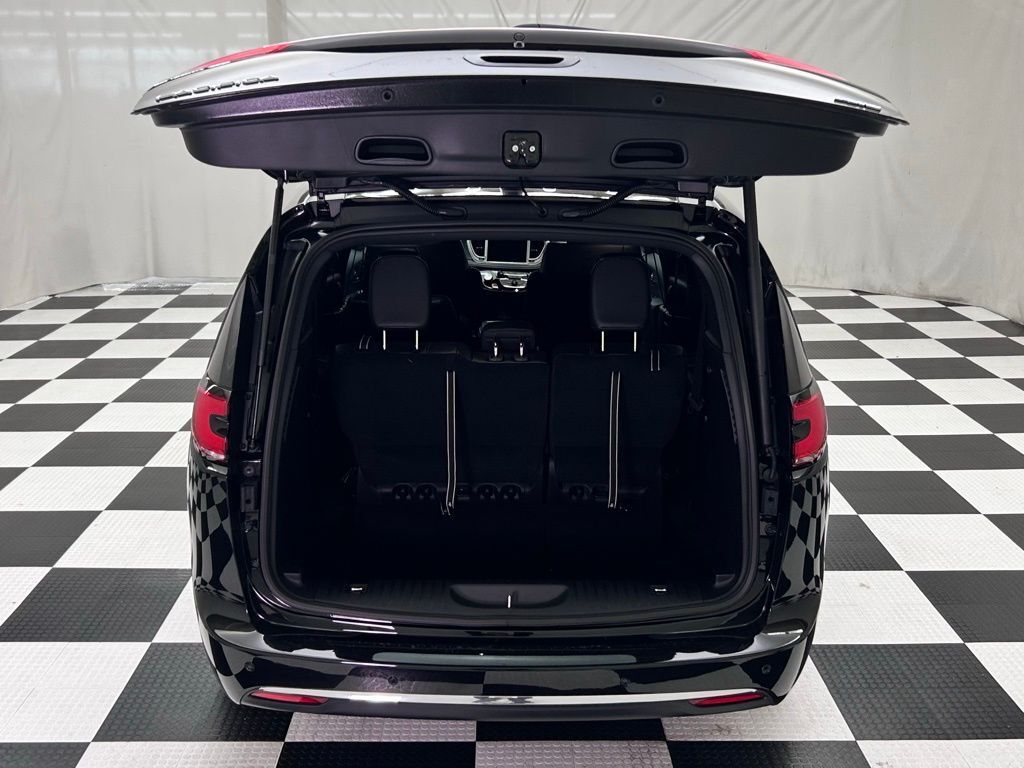 2026 Chrysler Pacifica Select Portland OR