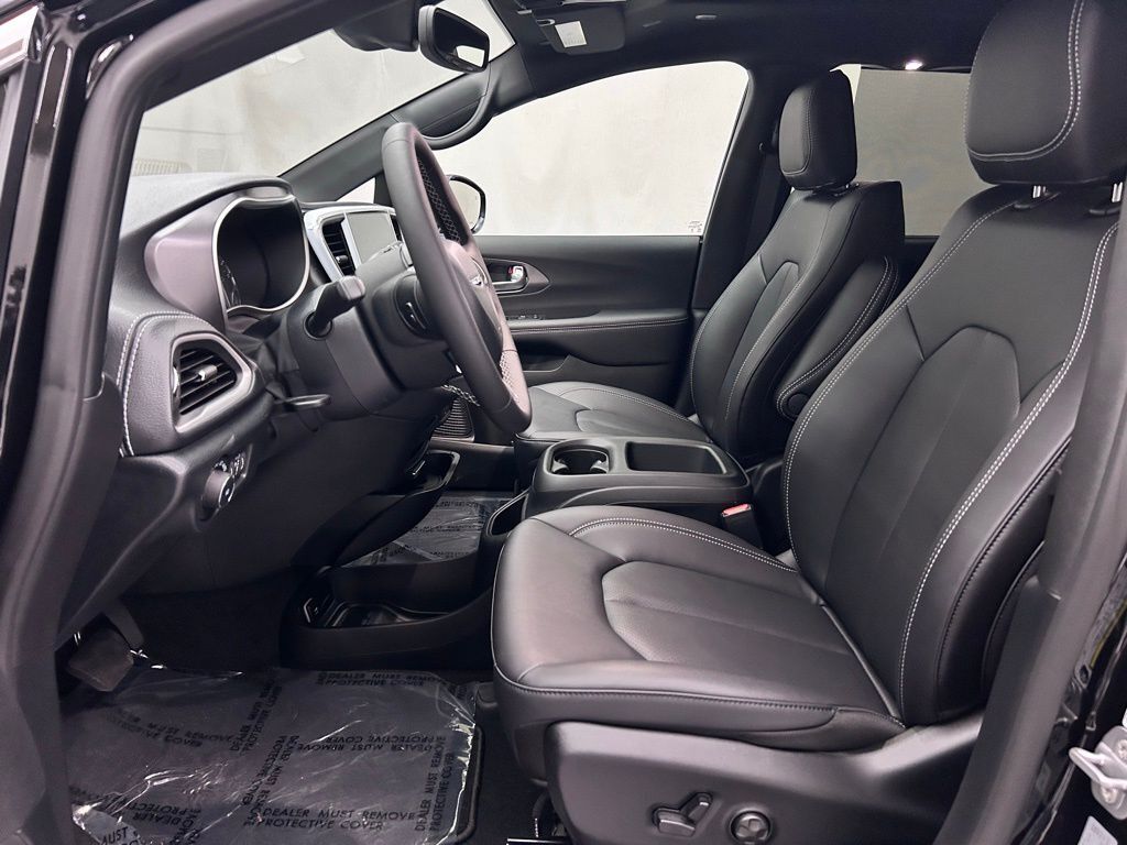 2026 Chrysler Pacifica Select Portland OR