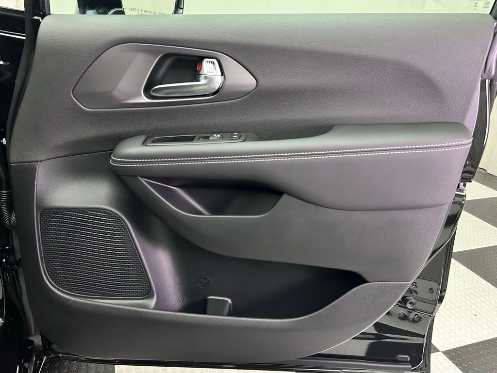 2026 Chrysler Pacifica Select Portland OR