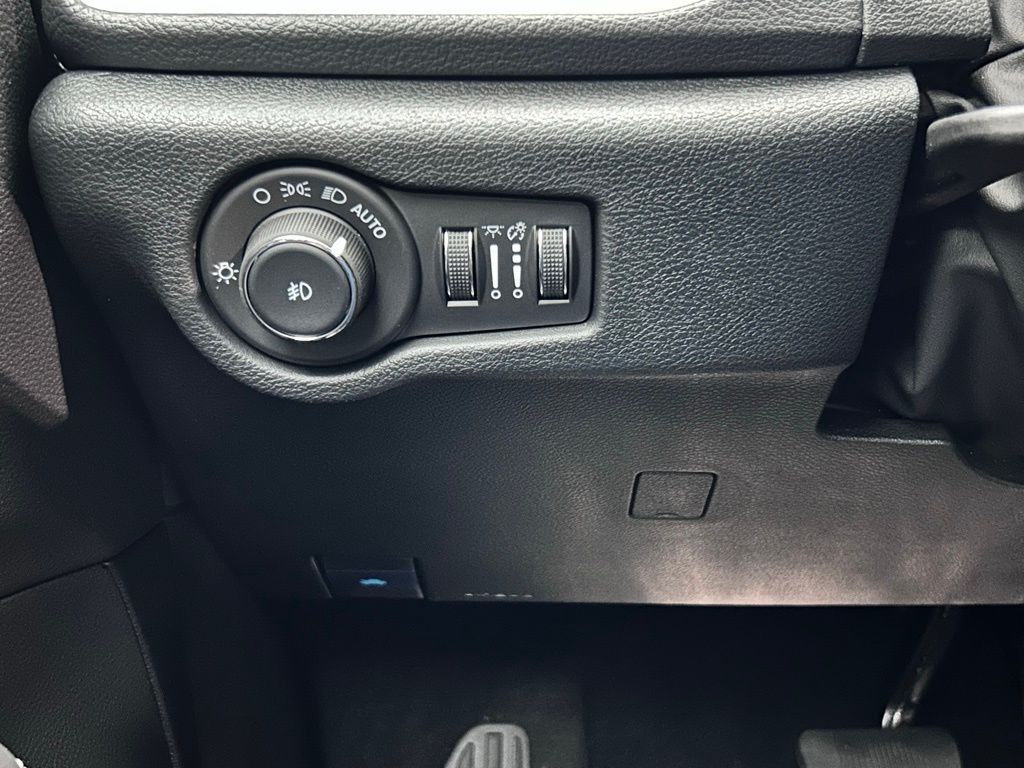 2026 Chrysler Pacifica Select Portland OR