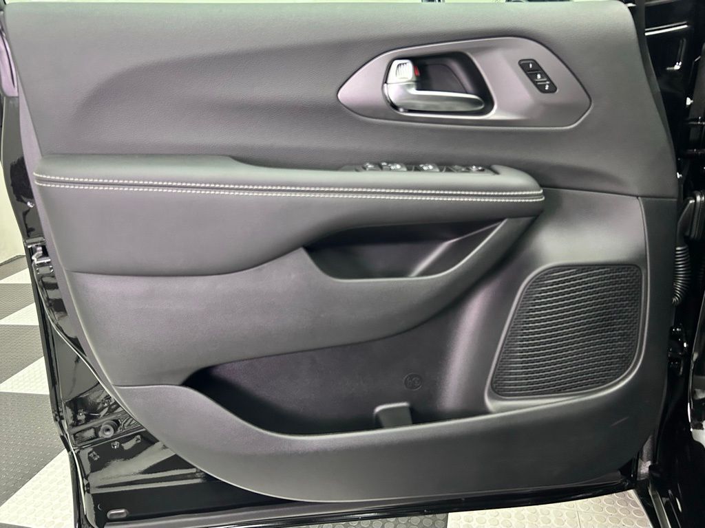 2026 Chrysler Pacifica Select Portland OR