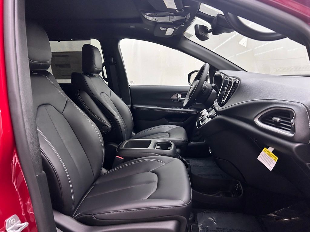 2026 Chrysler Pacifica Select Portland OR