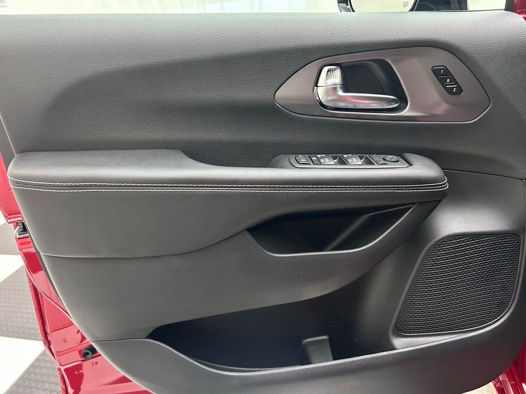 2026 Chrysler Pacifica Select Portland OR